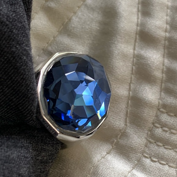 Genuine Swarovski Crystal Blue "Marie" Cocktail Ring Size 55 (approx. 7) - Picture 6 of 11